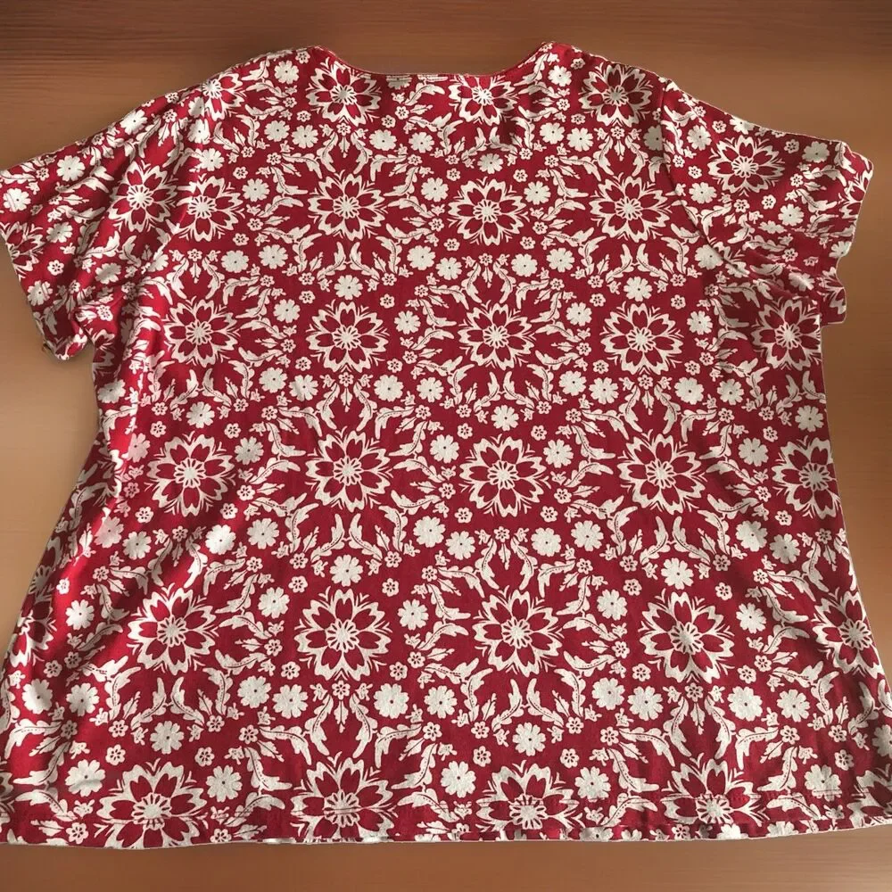 Rebecca Malone Woman Top 3X Plus Red White Floral Casual Stretch Short Sleeved